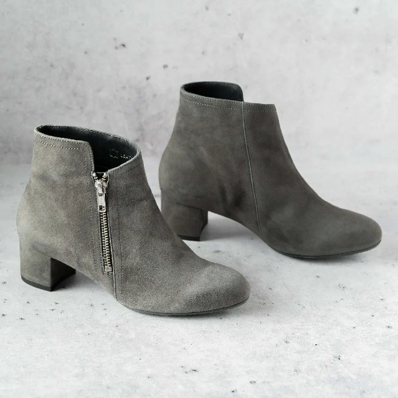 GREY SUEDE