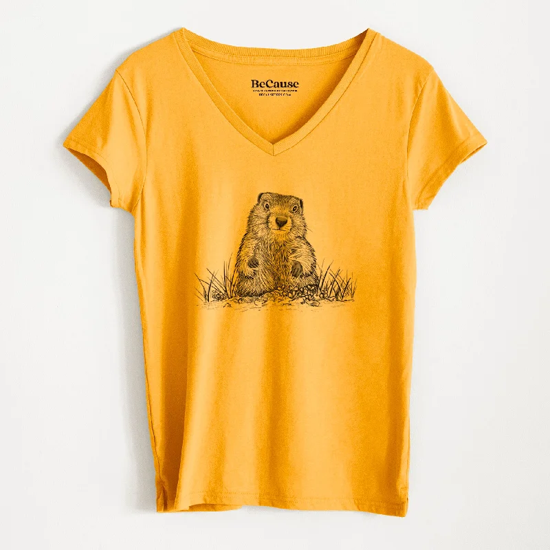 Groundhog - Marmota Monax - Women's 100% Recycled V-neck