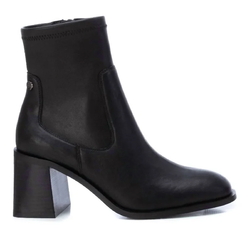 Women's Chelsea Booties In Black