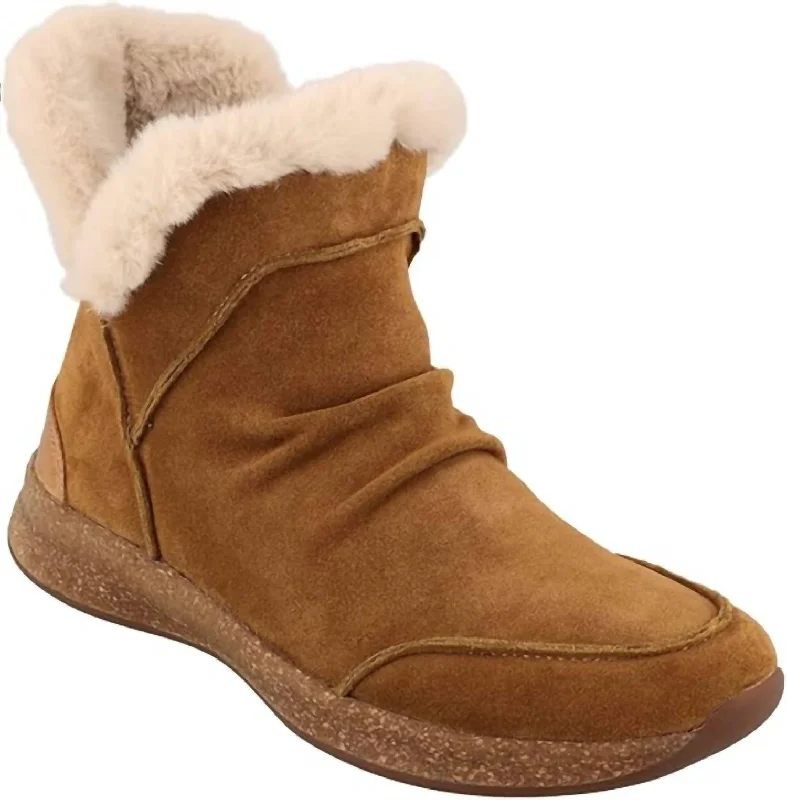 Women's Future Mid Booties In Chestnut