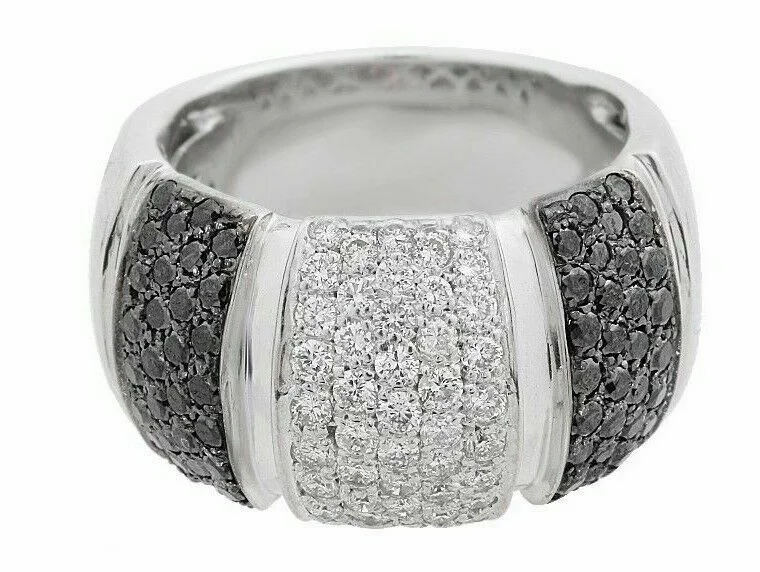 Elegant 1.75ct Round Cut White & Black Diamonds Wedding/Anniversary Band