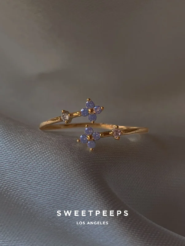 Eloraina Twin Clover Ring